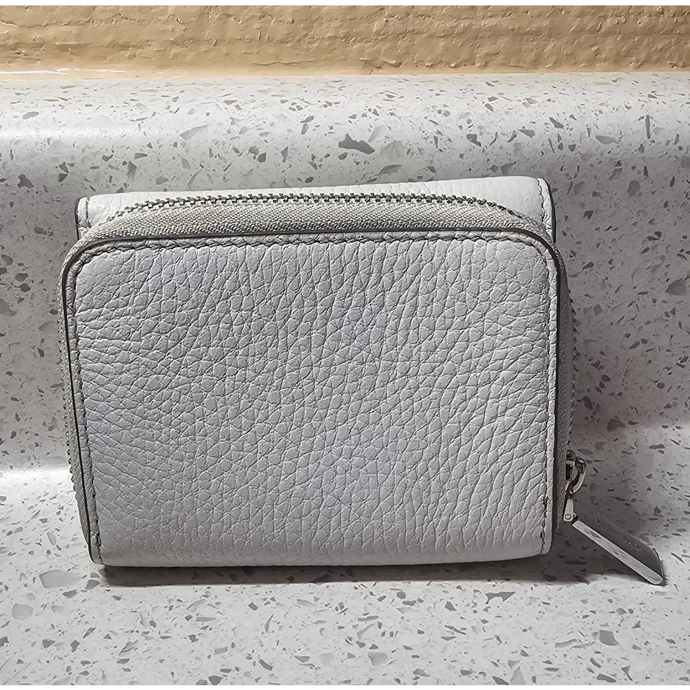Kate Spade New York Pebbled Leather Trifold Wallet Zip Coin Pouch – Light Grey